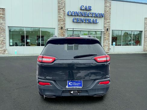 Used 2016 Jeep Cherokee Latitude w/ Comfort/Convenience Group image 3