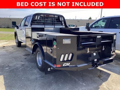 New 2025 GMC Sierra 3500 Pro w/ Convenience Package AWD/4WD image 7