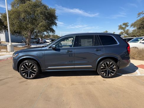 New 2026 Volvo XC90 T8 Ultra w/ Protection Package Premier image 3