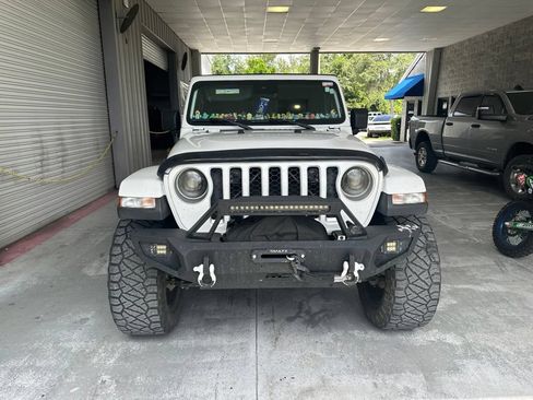Used 2021 Jeep Gladiator Overland w/ Popular Equipment Package AWD/4WD image 2