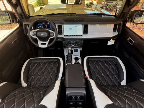 Used 2026 Ford Bronco Outer Banks AWD/4WD image 28