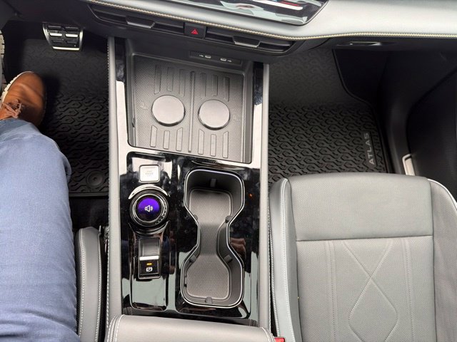 New 2027 Volkswagen Atlas SEL R-Line AWD/4WD image 17