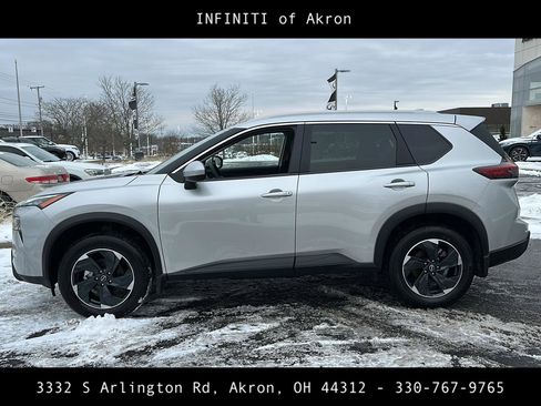 Used 2025 Nissan Rogue SV w/ SV Premium Package image 9