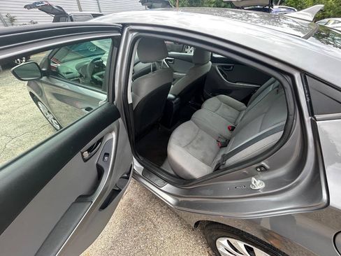 Used 2012 Hyundai Elantra GLS FWD image 7