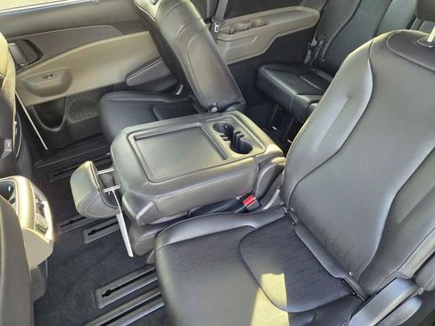 New 2026 Kia Carnival SX image 24