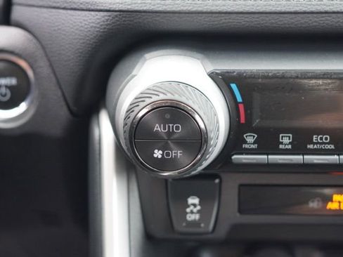 Used 2025 Toyota RAV4 XLE image 24