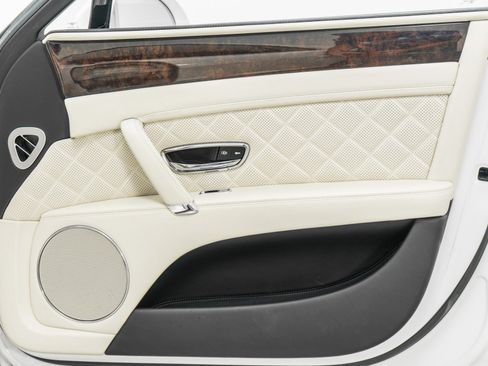 Used 2017 Bentley Flying Spur W12 AWD/4WD image 42