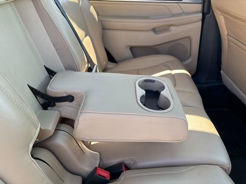 Used 2017 Ford Explorer Limited image 47