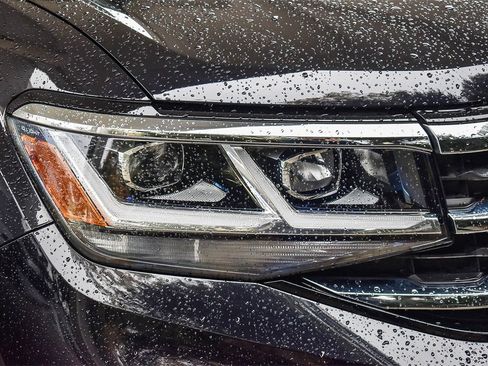 Used 2021 Volkswagen Atlas SEL Premium image 8