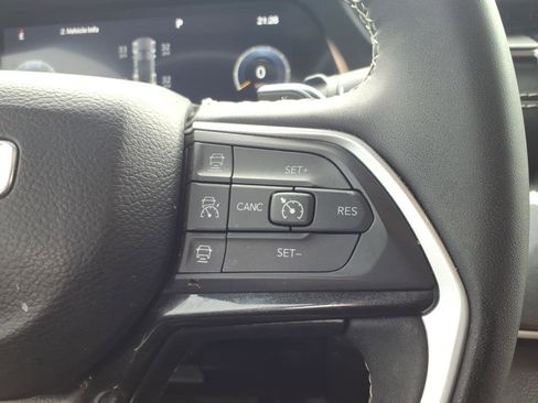 Certified 2023 Jeep Grand Cherokee Altitude image 21