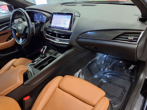 Certified 2022 Cadillac CT5 V w/ Platinum Package AWD/4WD image 9