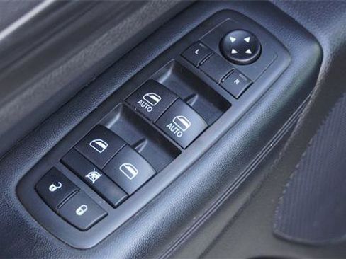 Certified 2021 Jeep Grand Cherokee Laredo image 21