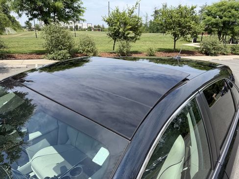 Used 2015 Toyota Venza Limited AWD/4WD image 10