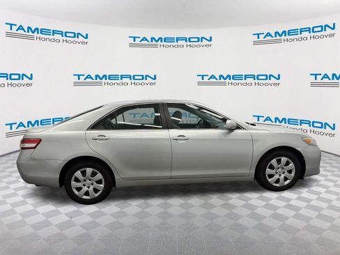 Used 2011 Toyota Camry LE FWD image 6