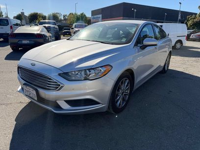 Used 2017 Ford Fusion SE w/ Fusion SE Technology Package