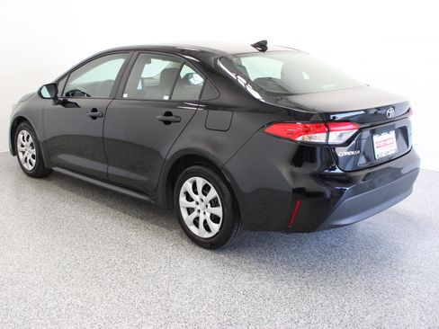 Used 2025 Toyota Corolla LE FWD image 9