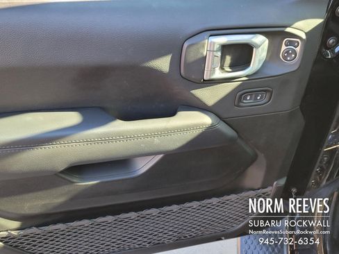 Used 2021 Jeep Wrangler Unlimited Sahara image 4