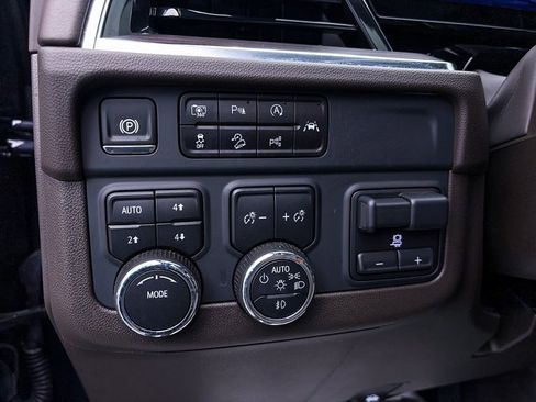 Used 2025 Chevrolet Tahoe Z71 w/ Comfort Package image 7