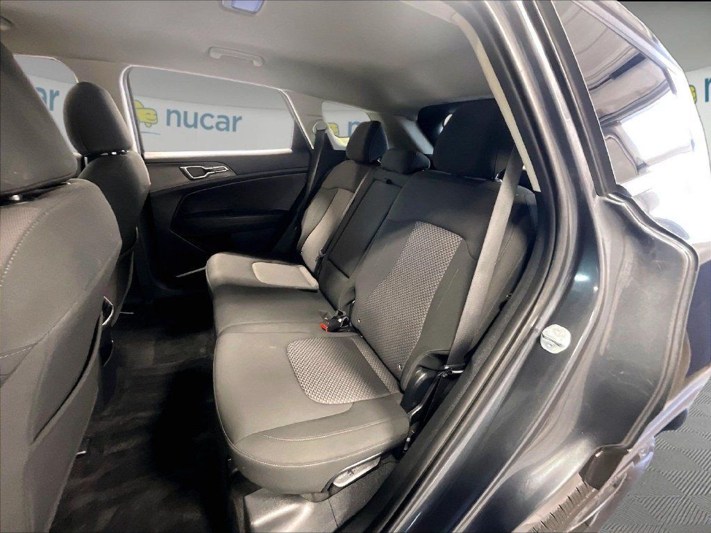 Used 2023 Kia Sportage LX AWD/4WD image 15