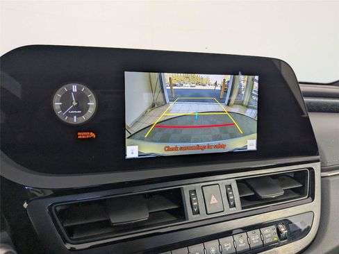 Used 2025 Lexus ES 350 ES 350 w/ Premium Package image 16