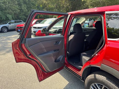 Used 2026 Nissan Rogue S AWD/4WD image 27
