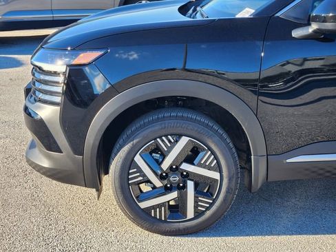 New 2026 Nissan Kicks SV image 5