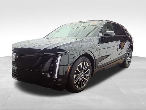 Used 2024 Cadillac Lyriq Sport AWD/4WD image 13