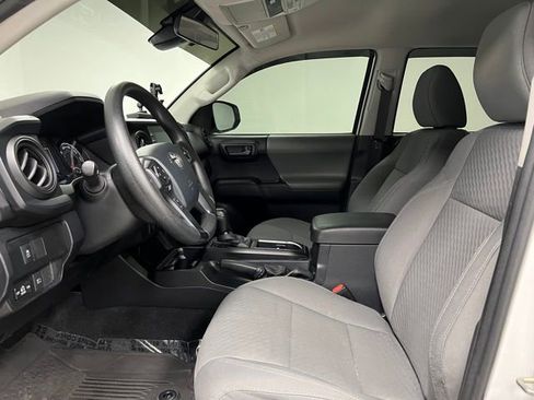 Used 2020 Toyota Tacoma SR AWD/4WD image 18