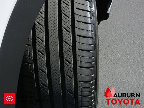 Certified 2025 Toyota Highlander LE image 5