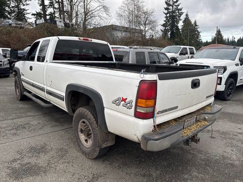 Used 2001 Chevrolet Silverado 2500 LS image 2