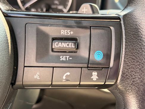 Used 2023 Nissan Rogue SV FWD image 23