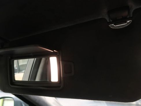 Used 2018 Land Rover Range Rover Velar image 37