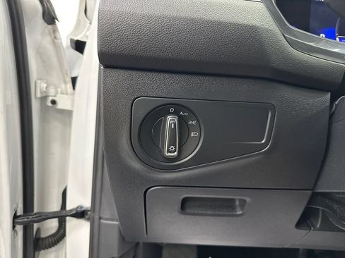 Used 2023 Volkswagen Tiguan SE FWD image 31