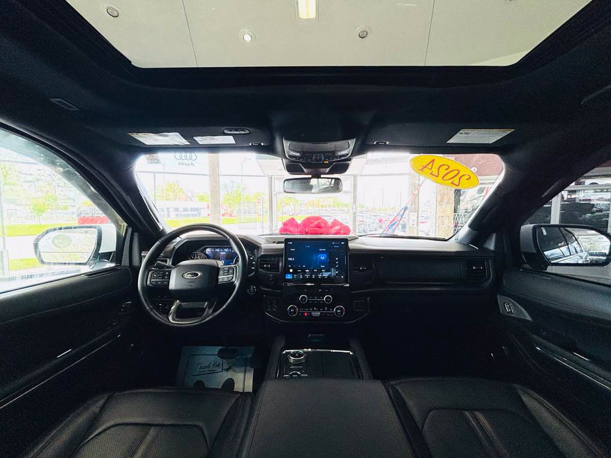 Used 2024 Ford Expedition Limited AWD/4WD image 43