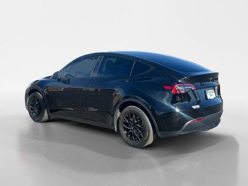 Used 2023 Tesla Model Y Long Range image 3