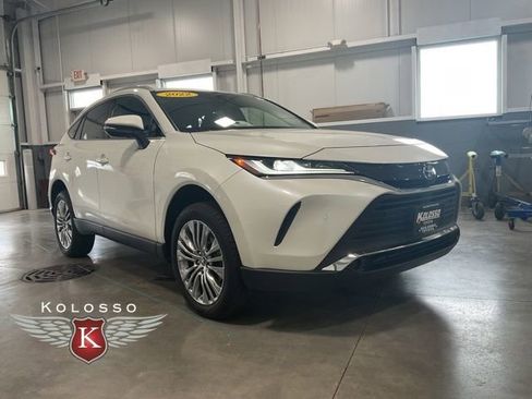 Used 2022 Toyota Venza XLE AWD/4WD image 1