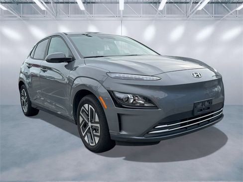 Used 2023 Hyundai Kona SE w/ Cargo Package image 14