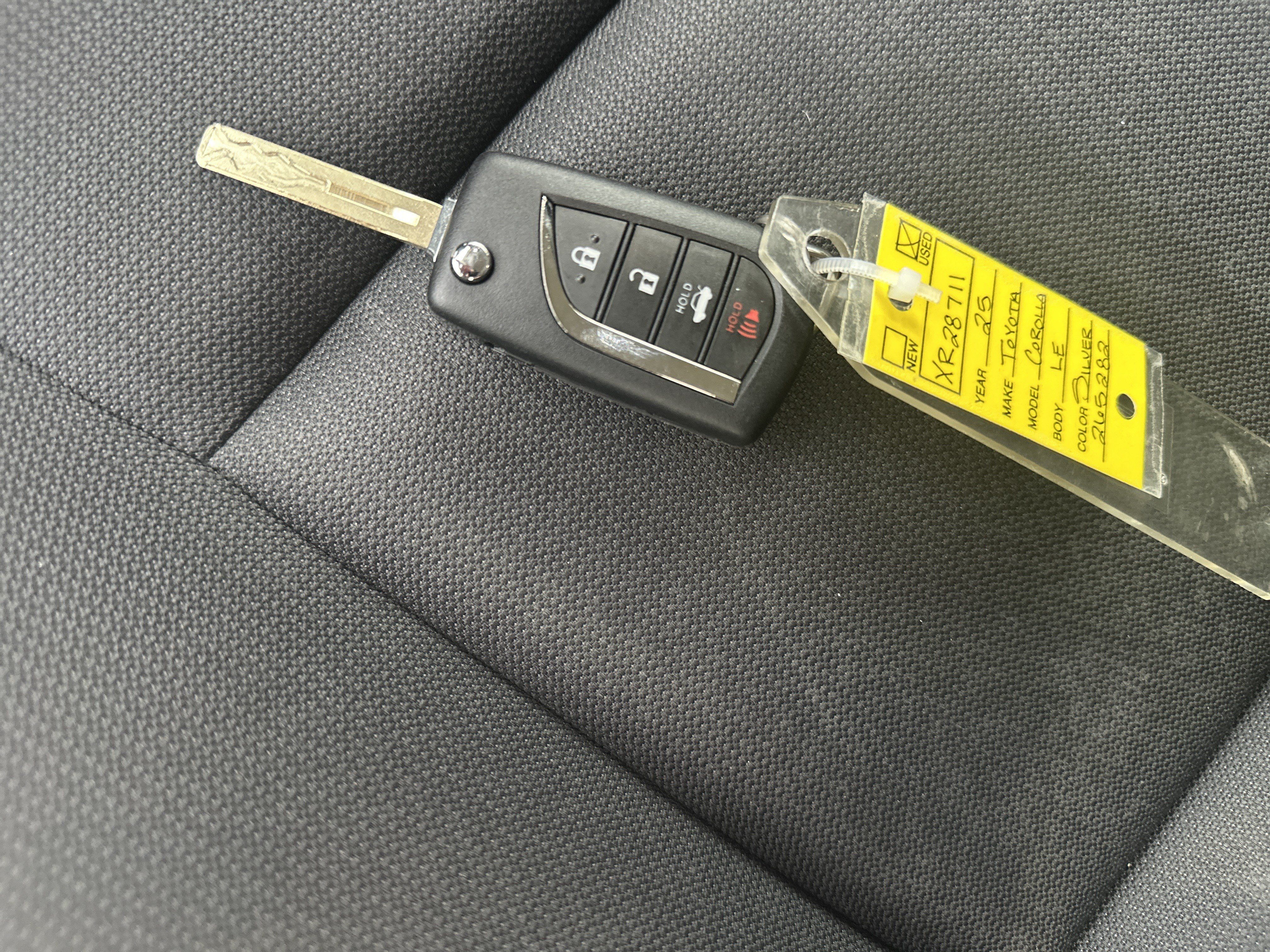 Used 2025 Toyota Corolla LE FWD image 34