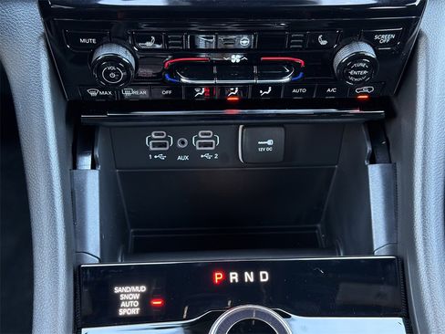 New 2025 Jeep Grand Cherokee Limited image 16