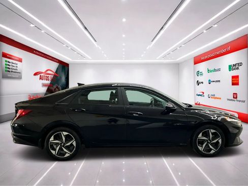 Used 2023 Hyundai Elantra SEL w/ Convenience Package FWD image 8