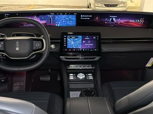 New 2026 Lincoln Nautilus Reserve image 15