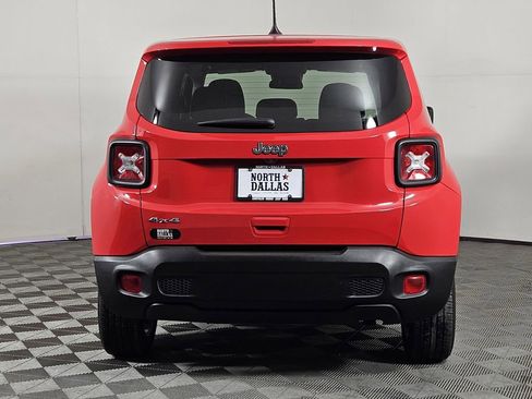 Used 2023 Jeep Renegade Latitude image 4