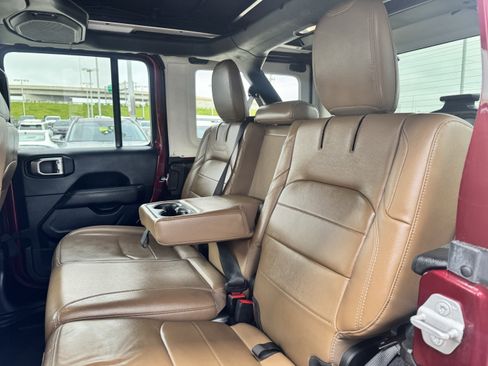 Used 2021 Jeep Wrangler Unlimited Sahara w/ Cold Weather Group AWD/4WD image 17