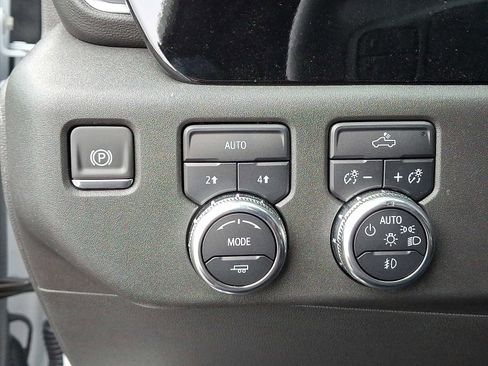 Used 2025 GMC Sierra 1500 Elevation image 25