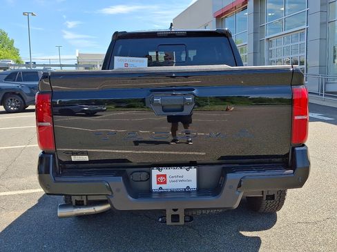 Certified 2025 Toyota Tacoma TRD Off-Road w/ TRD Off Road Upgrade Package AWD/4WD image 5