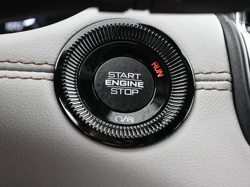 Used 2023 Jeep Compass Limited image 30