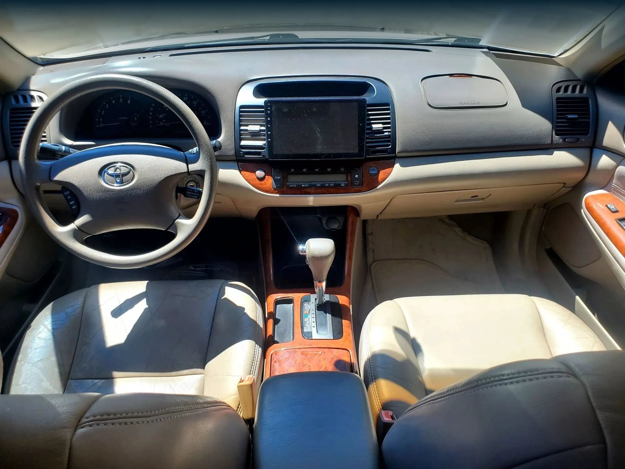 Used 2003 Toyota Camry XLE FWD image 2