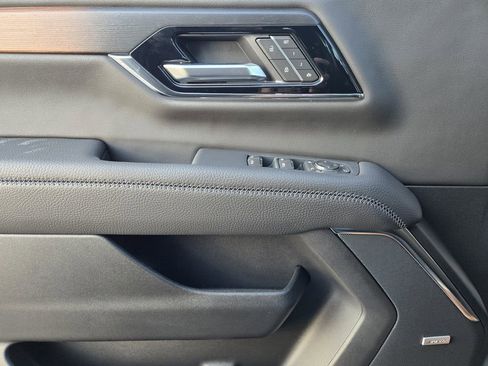 New 2026 GMC Yukon Denali w/ Sun & Power Step Package image 16