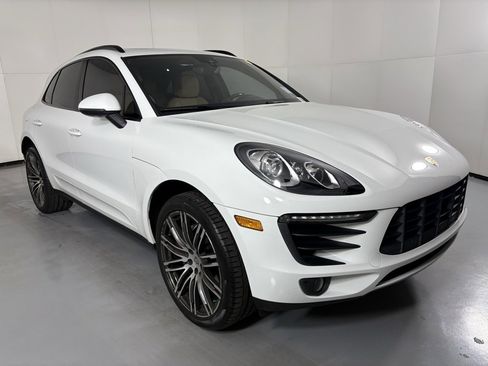 Used 2018 Porsche Macan S image 2