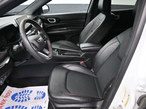 Used 2024 Jeep Compass Trailhawk image 14